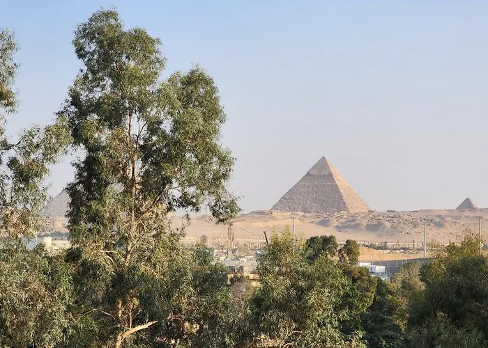 Breathtaking Pyramid View - Full Cozy & Stylish Apartment