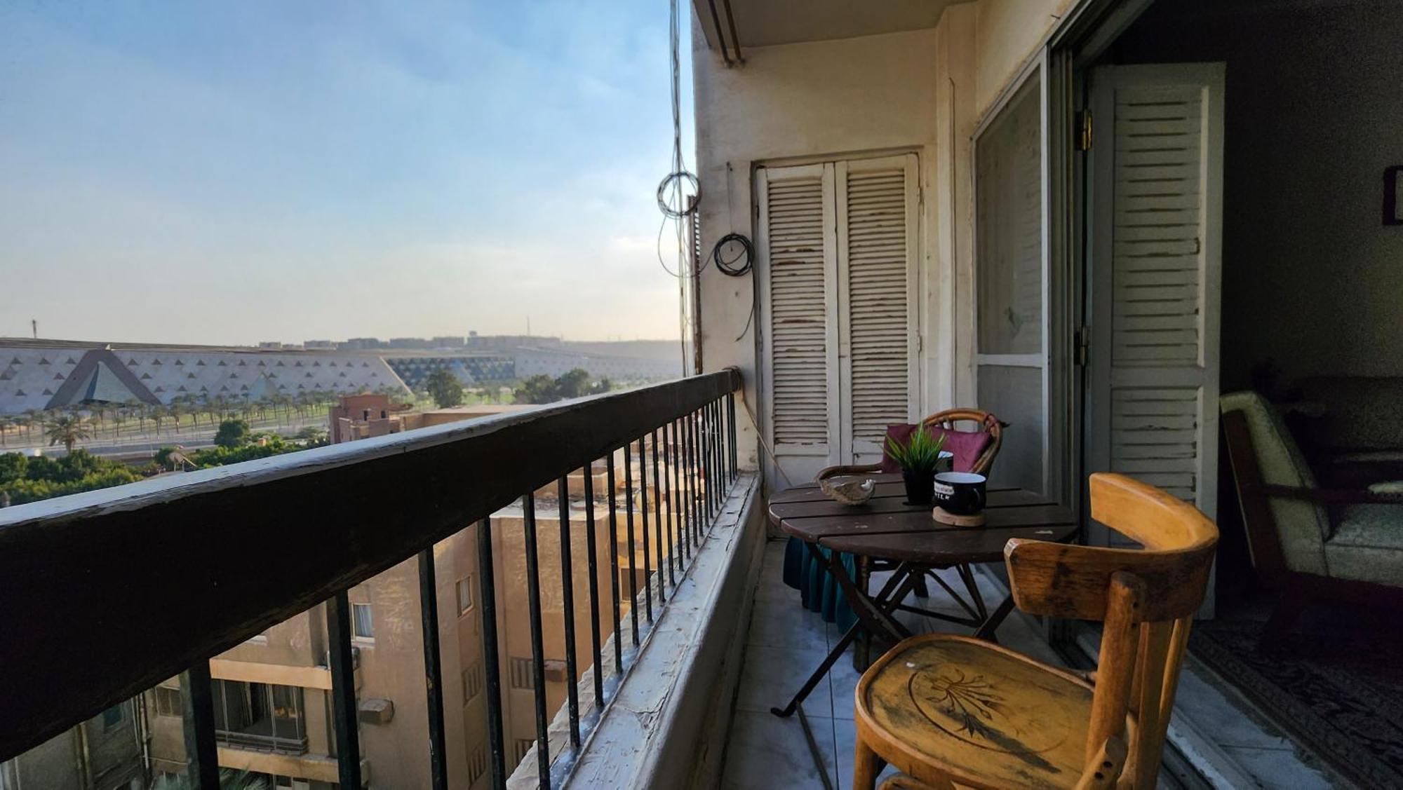 Apartment Breathtaking Pyramid View - Full Cozy & Stylish